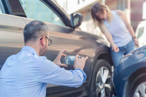 Professional Commercial Auto Insurance technician working in Elmwood Place, OH